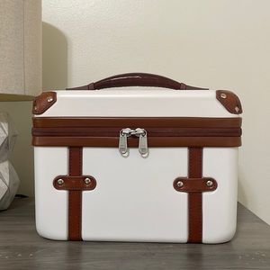 Mark &Graham Cosmetic case